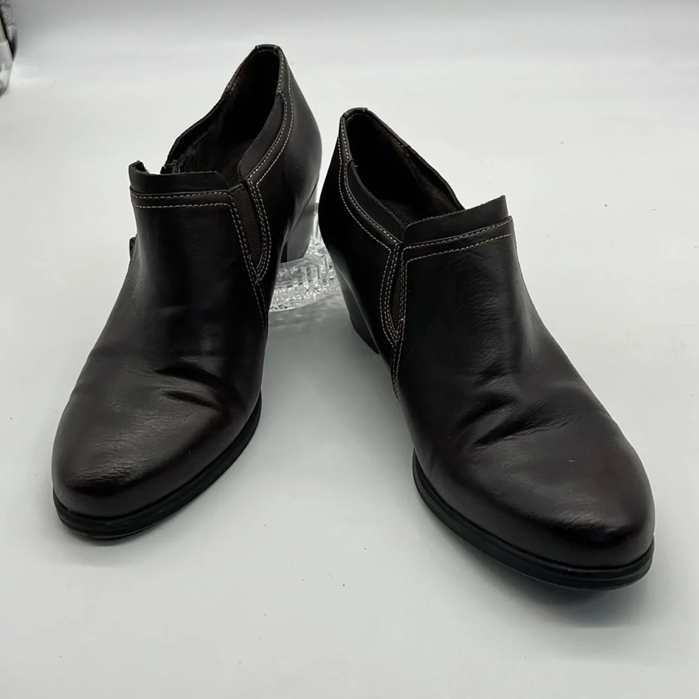 Natural Soul Brown Leather Ankle Booties size  10